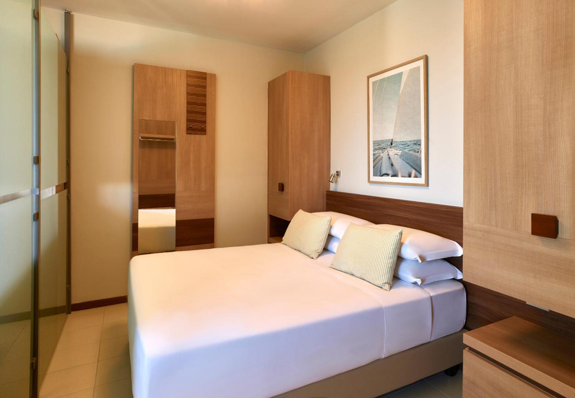 Serena Majestic Residence Montesilvano Marina Quarto foto